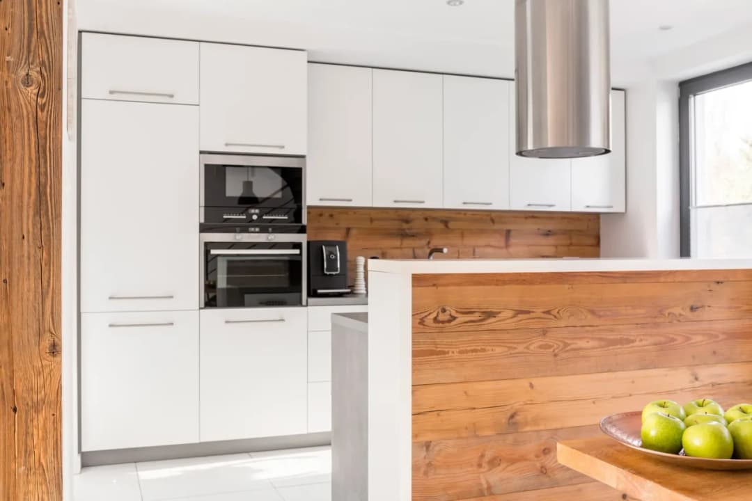 Jak zrobić wyspę w małej kuchni i maksymalnie wykorzystać przestrzeń