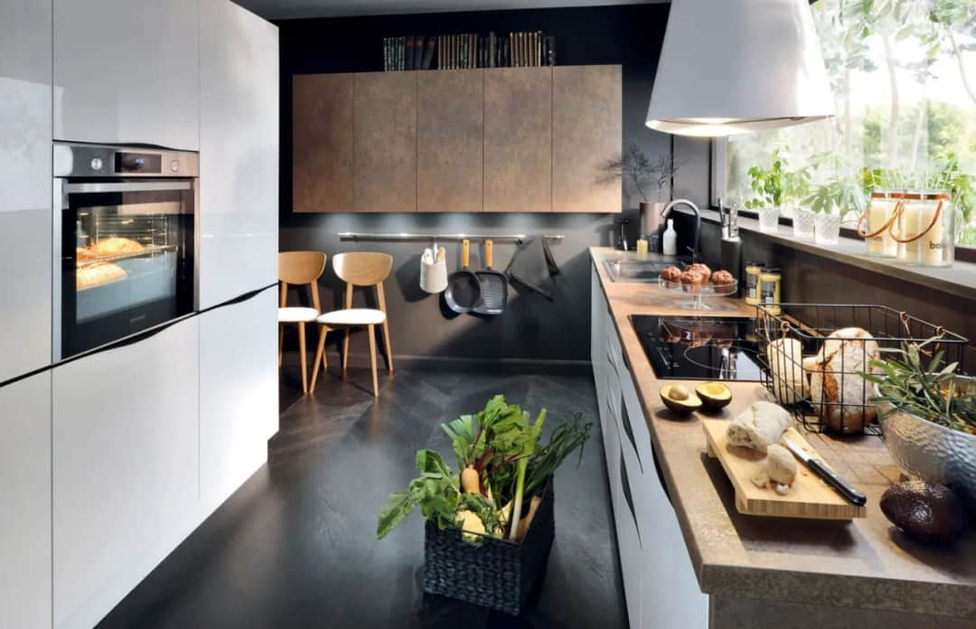 Pomysły na parapet w kuchni, które zmienią Twoją przestrzeń na lepsze