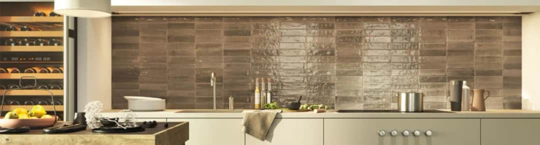 Jakie płytki do kuchni na ścianę: matowe czy z połyskiem? Odkryj wady i zalety