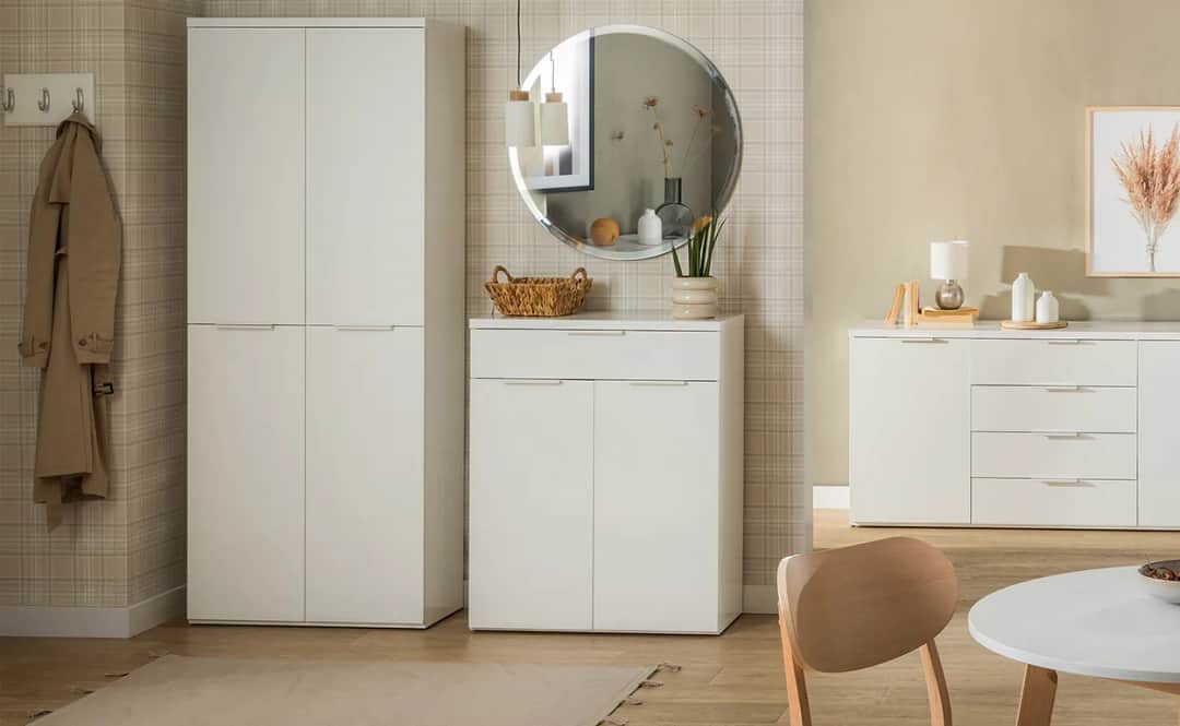 Jaka tapeta do wąskiego przedpokoju, aby optycznie powiększyć przestrzeń